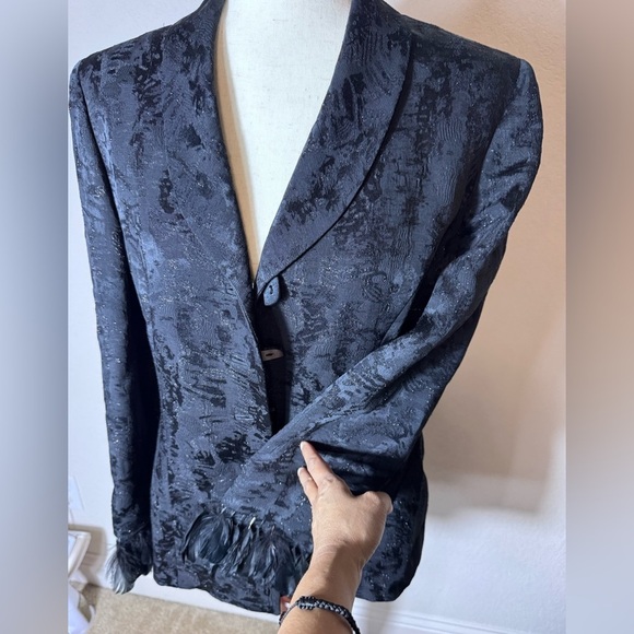 Albert Nipon Women’s Black with Silver Specks Textured Jacket Feather Cuffs 8 - Picture 5 of 10